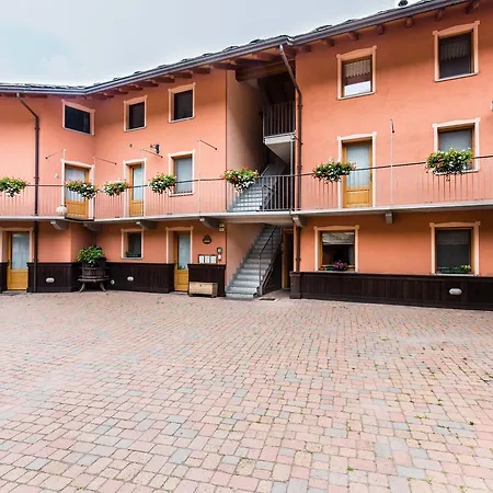 Lou Rose Farm stay Donnaz